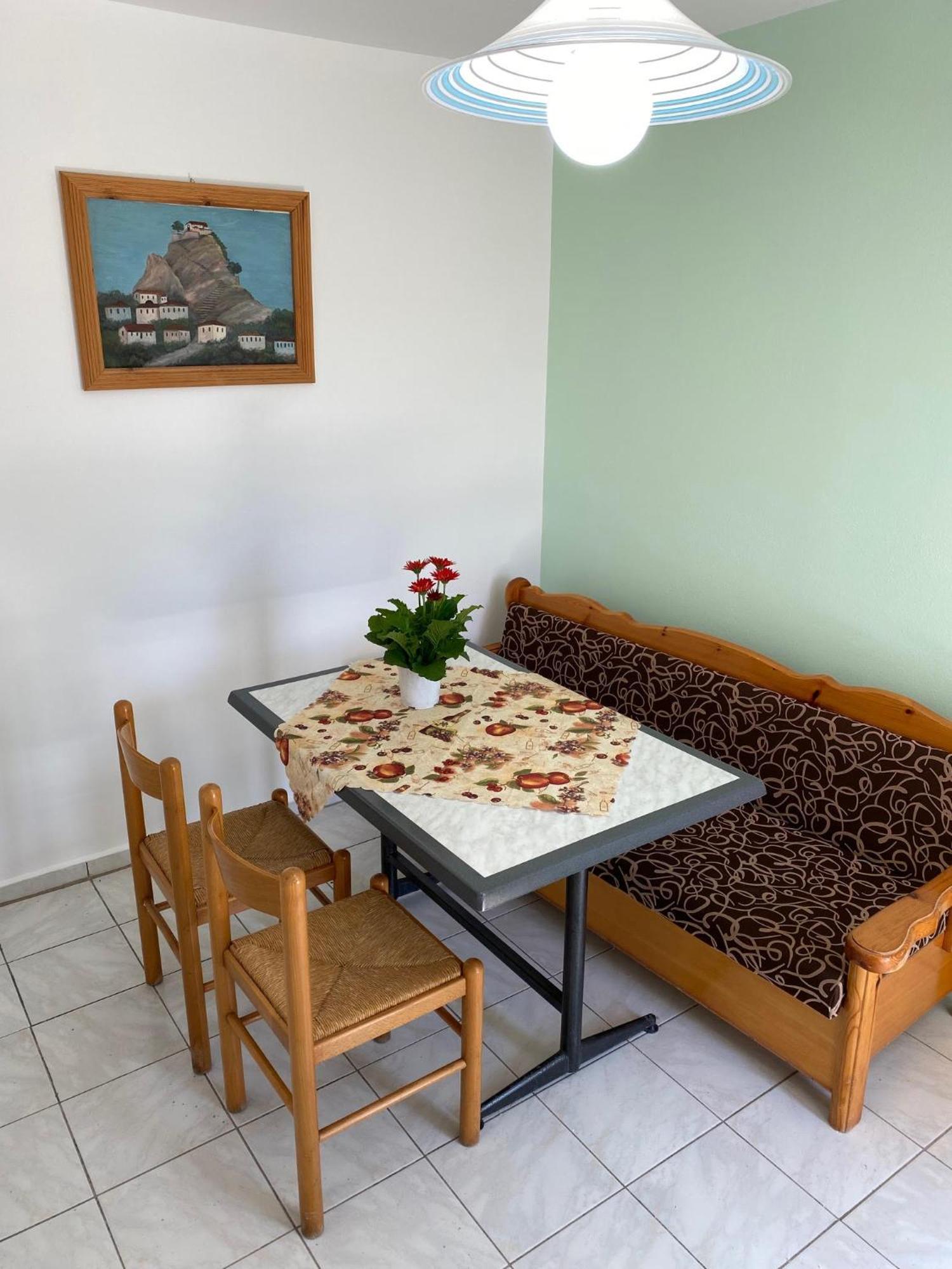 Apartment Fotoula *